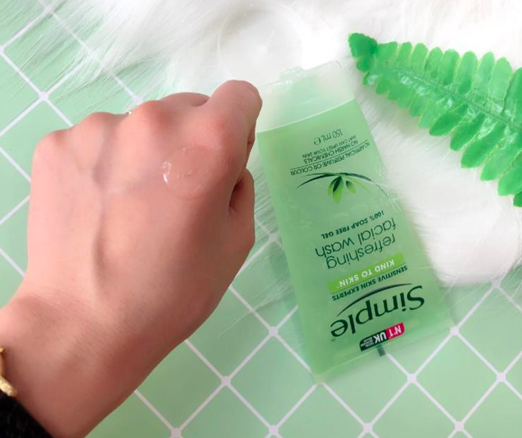 thành phần simple kind to skin refreshing facial wash gel